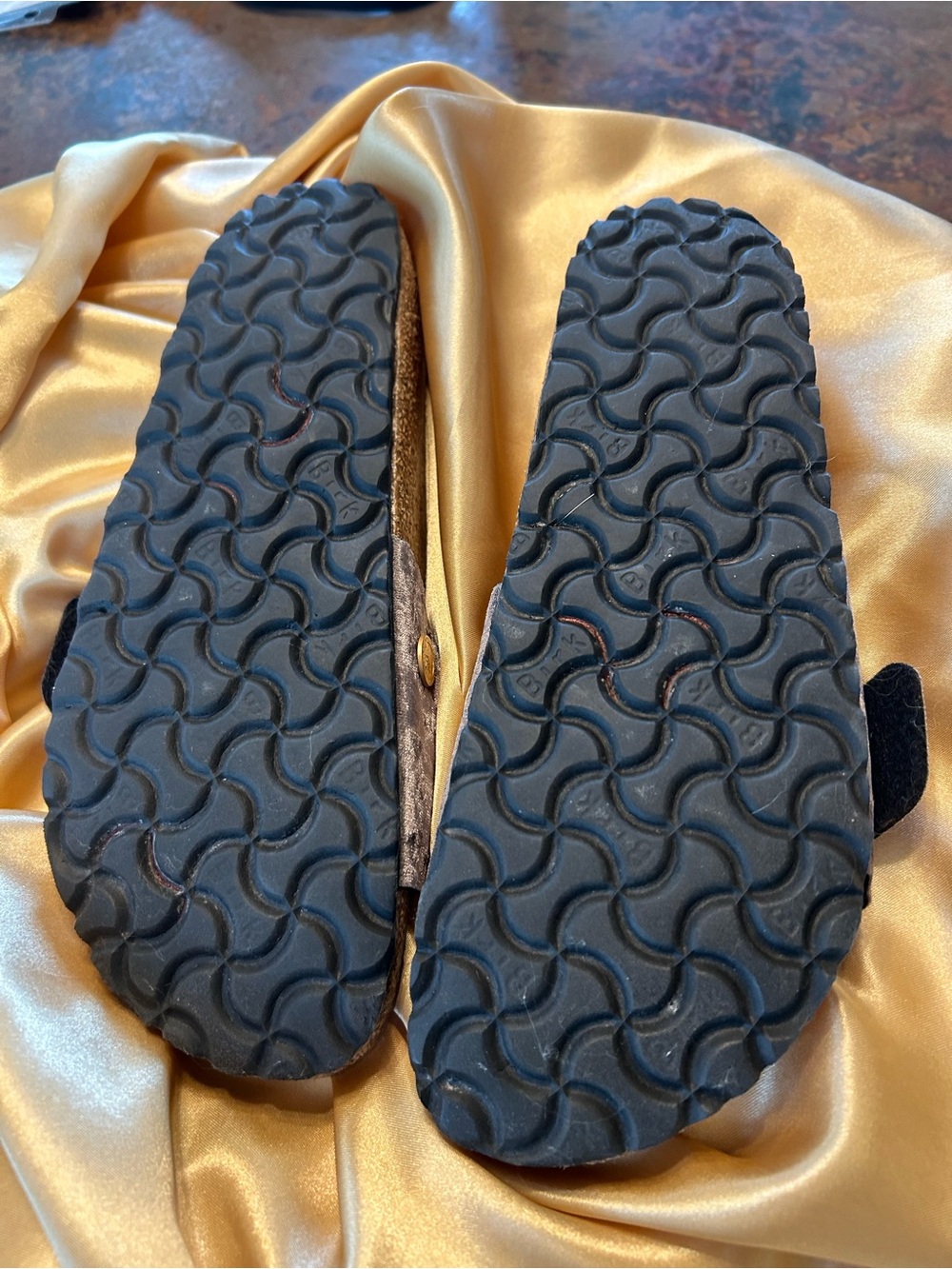Brand new Birkenstock Madrid velvet - Picture 3 of 3